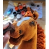 Hobby Horse Cheval Sur Un Bâton Premium Châtaigne