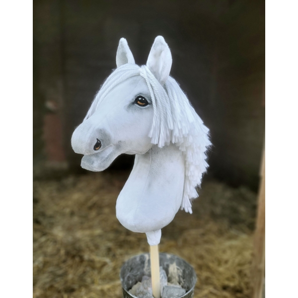 Cheval bâton hobby horse blanc
