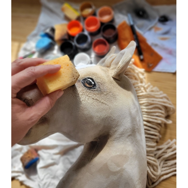 Hobby Horse Cheval sur Bâton Premium Cremello
