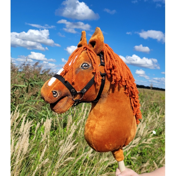Hobby Horse Cheval Sur Un Bâton Premium Châtaigne