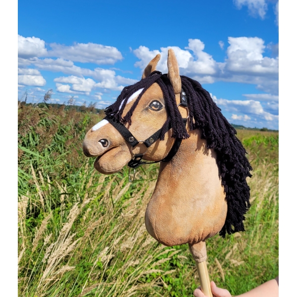 Hobby Horse Cheval sur un Bâton Premium Peau de Daim
