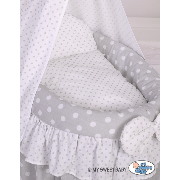 Berceau en osier pour poupées avec voile